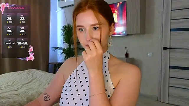 Snapshot of Meow_babe chatting on June 27, 12:22 pm Meow babe online show from June 27, 12:22 pm