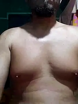 Snapshot of Cris29_84 chatting on February 23, 10:01 am Cris29 84 online show from February 23, 10:01 am