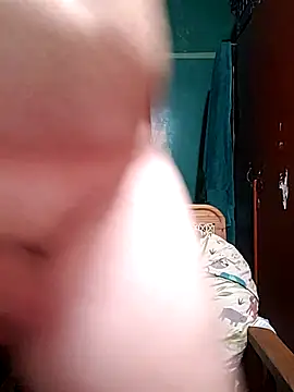 Snapshot of Cris29_84 chatting on April 1, 6:47 am Cris29 84 online show from April 1, 6:47 am