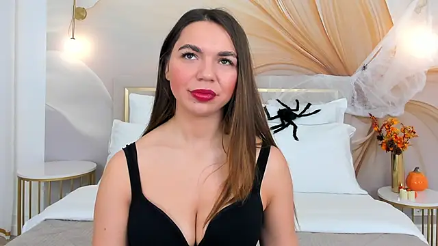 Snapshot of CamillaLarson chatting on October 23, 3:06 am CamillaLarson online show from October 23, 3:06 am