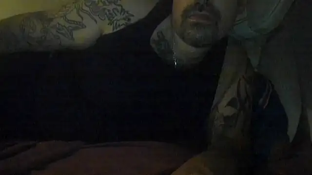 Snapshot of chubbycloudybottom chatting on October 22, 2:45 am chubbycloudybottom online show from October 22, 2:45 am