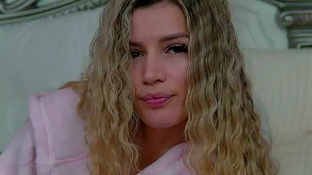 Snapshot of IvySamek chatting on February 14, 7:02 pm IvySamek online show from February 14, 7:02 pm