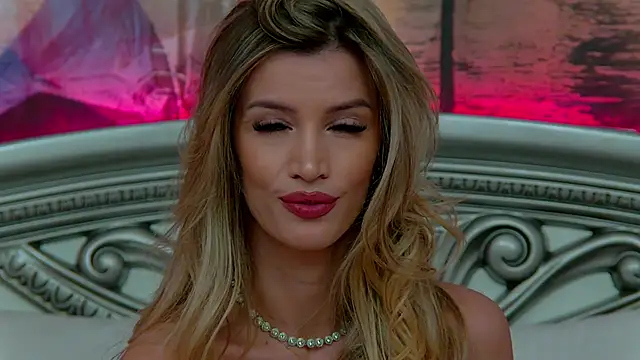 Snapshot of IvySamek chatting on March 3, 12:26 am IvySamek online show from March 3, 12:26 am