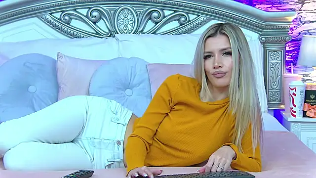 Snapshot of IvySamek chatting on November 19, 8:09 pm IvySamek online show from November 19, 8:09 pm