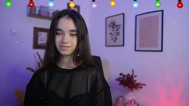 Snapshot of Gia_Paige18 chatting on December 13, 7:53 pm Gia Paige18 online show from December 13, 7:53 pm