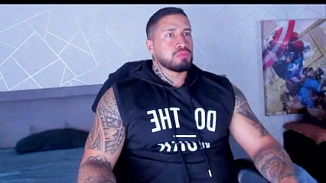 Snapshot of Cristian_Walker chatting on April 14, 11:33 pm Cristian Walker online show from April 14, 11:33 pm