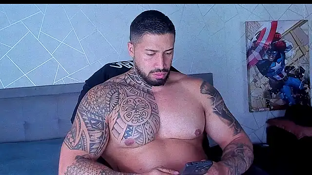 Snapshot of Cristian_Walker chatting on April 15, 12:45 pm Cristian Walker online show from April 15, 12:45 pm