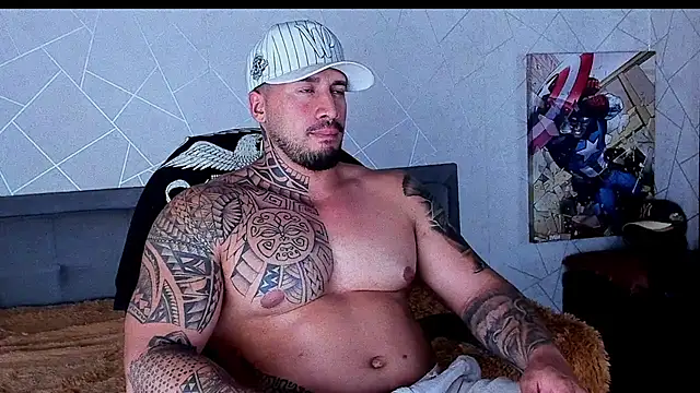 Snapshot of Cristian_Walker chatting on April 28, 10:59 pm Cristian Walker online show from April 28, 10:59 pm