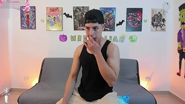 jonathanjoestar  online show from October 24, 8:16 pm