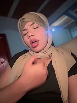 lalilamassu1 online show from February 2, 4:27 pm