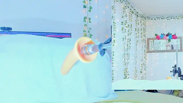 Tiffanny Love  online show from October 8, 9:29 am