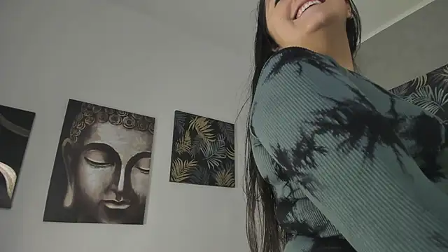 Snapshot of Kathia_Morelli chatting on April 7, 11:43 am Kathia Morelli online show from April 7, 11:43 am