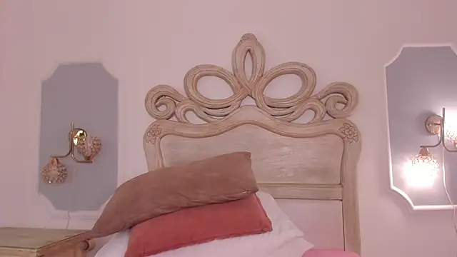 Snapshot of Sara__Williams chatting on September 16, 4:02 am Sara  Williams online show from September 16, 4:02 am