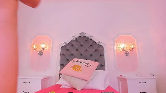 Sara  Williams online show from February 13, 3:57 am