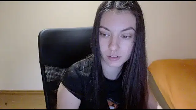 Snapshot of CuteJollie4U chatting on December 21, 4:57 pm CuteJollie4U online show from December 21, 4:57 pm