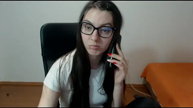 Snapshot of CuteJollie4U chatting on February 8, 6:12 pm CuteJollie4U online show from February 8, 6:12 pm