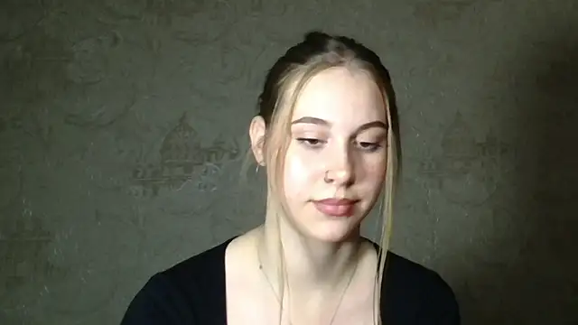 Snapshot of KirraLiam chatting on December 5, 3:17 pm KirraLiam online show from December 5, 3:17 pm