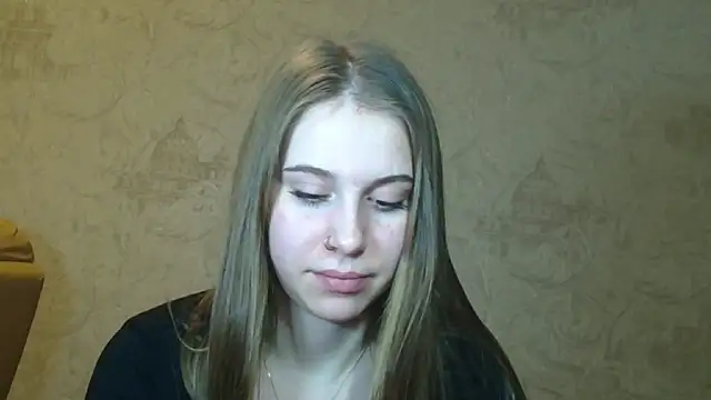 Snapshot of KirraLiam chatting on February 6, 4:03 pm KirraLiam online show from February 6, 4:03 pm