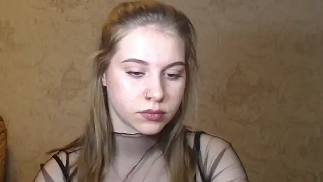 Snapshot of KirraLiam chatting on February 12, 4:00 pm KirraLiam online show from February 12, 4:00 pm