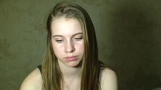 Snapshot of KirraLiam chatting on March 10, 6:12 pm KirraLiam online show from March 10, 6:12 pm