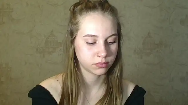 Snapshot of KirraLiam chatting on March 13, 3:06 pm KirraLiam online show from March 13, 3:06 pm