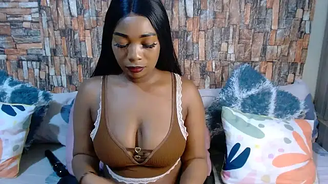 Snapshot of Foxy_African chatting on March 12, 3:12 am Foxy African online show from March 12, 3:12 am