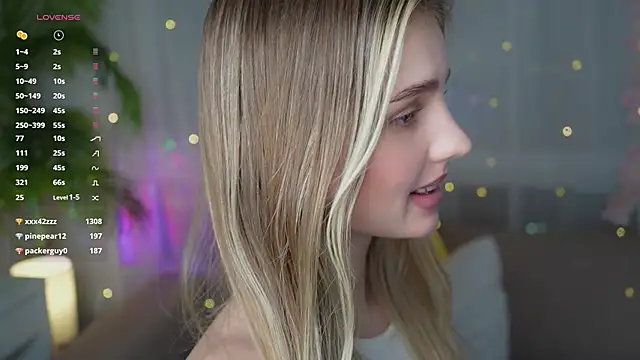 Snapshot of Fluffy-Angel chatting on December 9, 2:49 pm Fluffy-Angel online show from December 9, 2:49 pm
