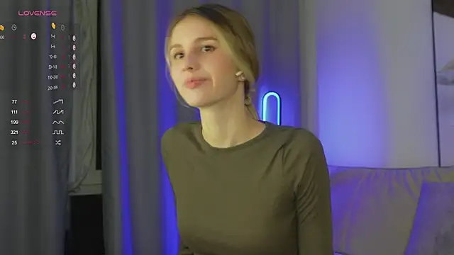 Snapshot of Fluffy-Angel chatting on October 27, 5:06 pm Fluffy-Angel online show from October 27, 5:06 pm