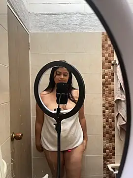 Stephania 18 online show from November 16, 3:06 pm