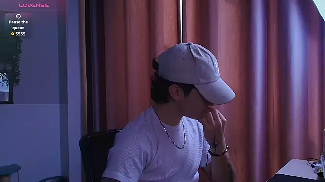 Ares Dickson online show from October 28, 8:22 pm