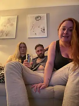 Curvyloveandhim online show from July 2, 9:21 pm