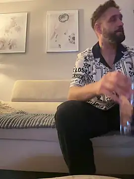 Curvyloveandhim online show from July 8, 10:25 pm