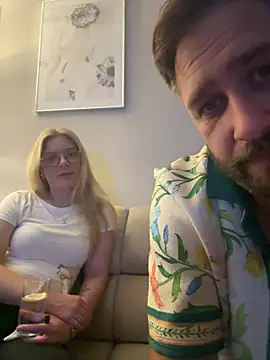 Curvyloveandhim online show from July 20, 10:12 pm