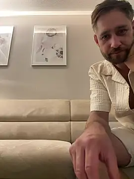 Curvyloveandhim online show from July 23, 9:57 pm