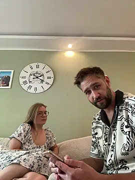 Curvyloveandhim online show from July 27, 12:34 pm