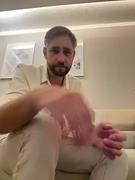 Curvyloveandhim online show from July 31, 9:58 pm
