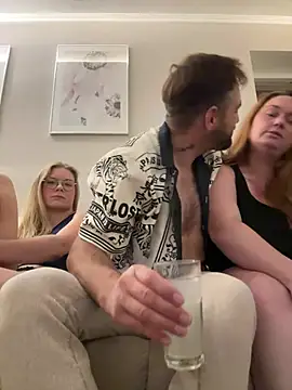 Curvyloveandhim online show from August 7, 10:34 pm