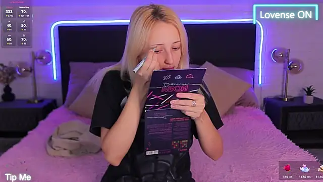 Selena Lily online show from September 19, 5:53 am