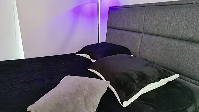 lady ni  online show from January 8, 1:46 pm