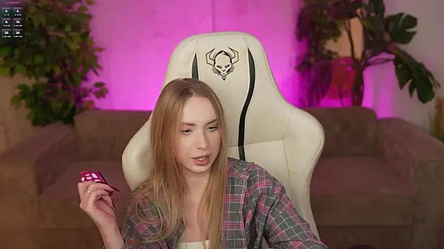 Linda054 online show from October 27, 8:24 pm