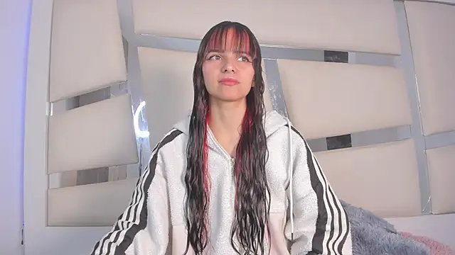 chrystal js online show from February 20, 1:08 pm