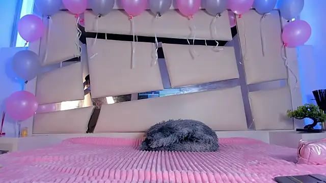 chrystal js online show from November 14, 1:32 pm