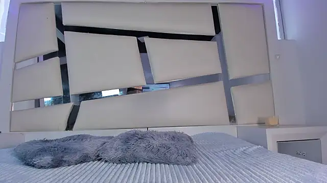 Snapshot of chrystal_js chatting on March 21, 1:16 pm chrystal js online show from March 21, 1:16 pm