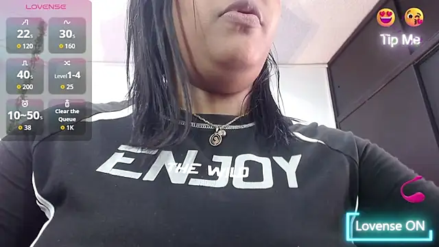 Snapshot of ozuna_sex chatting on October 21, 8:20 pm ozuna sex online show from October 21, 8:20 pm