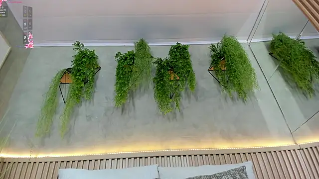 Snapshot of Lana_Lann chatting on February 5, 12:38 pm Lana Lann online show from February 5, 12:38 pm