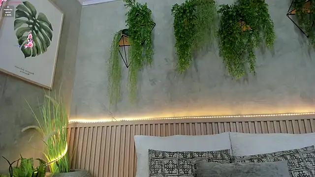 Snapshot of Lana_Lann chatting on February 10, 11:57 am Lana Lann online show from February 10, 11:57 am