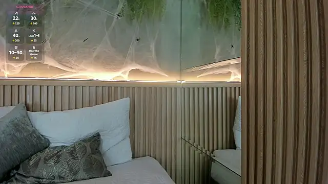 Snapshot of Lana_Lann chatting on October 8, 1:09 pm Lana Lann online show from October 8, 1:09 pm