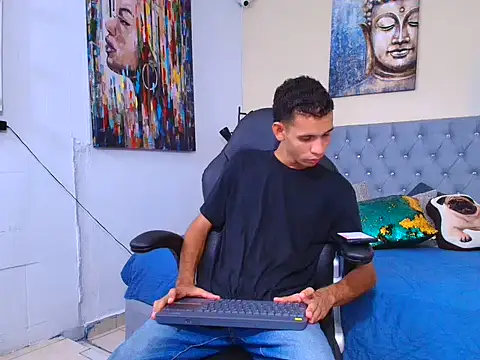 Snapshot of tonny_23cm_ chatting on September 8, 6:51 pm tonny 23cm online show from September 8, 6:51 pm