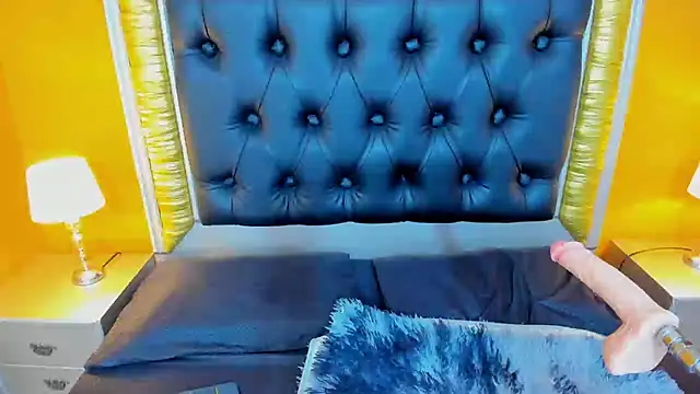 AniEvans  online show from March 14, 10:39 am