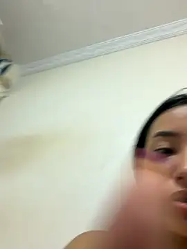 AniEvans  online show from November 18, 2:06 am